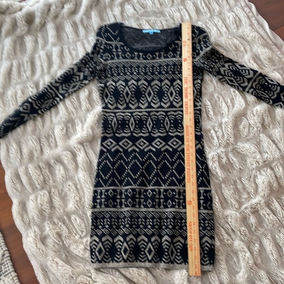 Antonio & Melani metallic holiday dress! - Picture 3 of 6